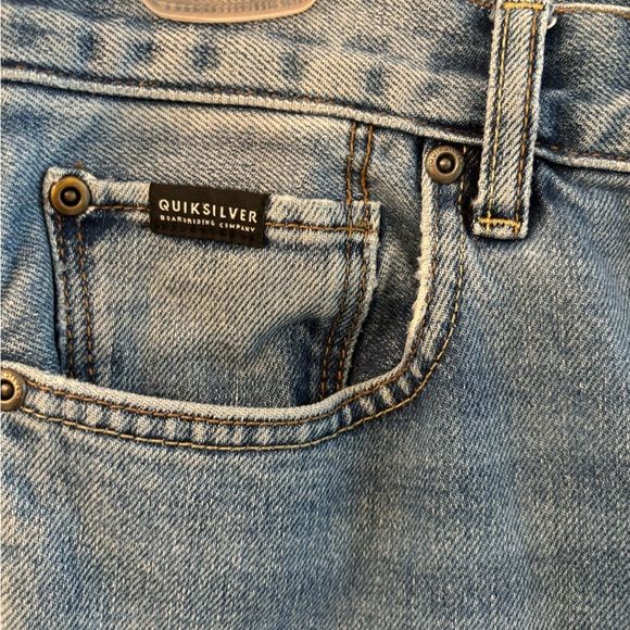 Quicksilver jeans a 32 x 30 - Picture 4 of 5